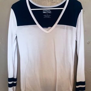 Buckle long sleeve top